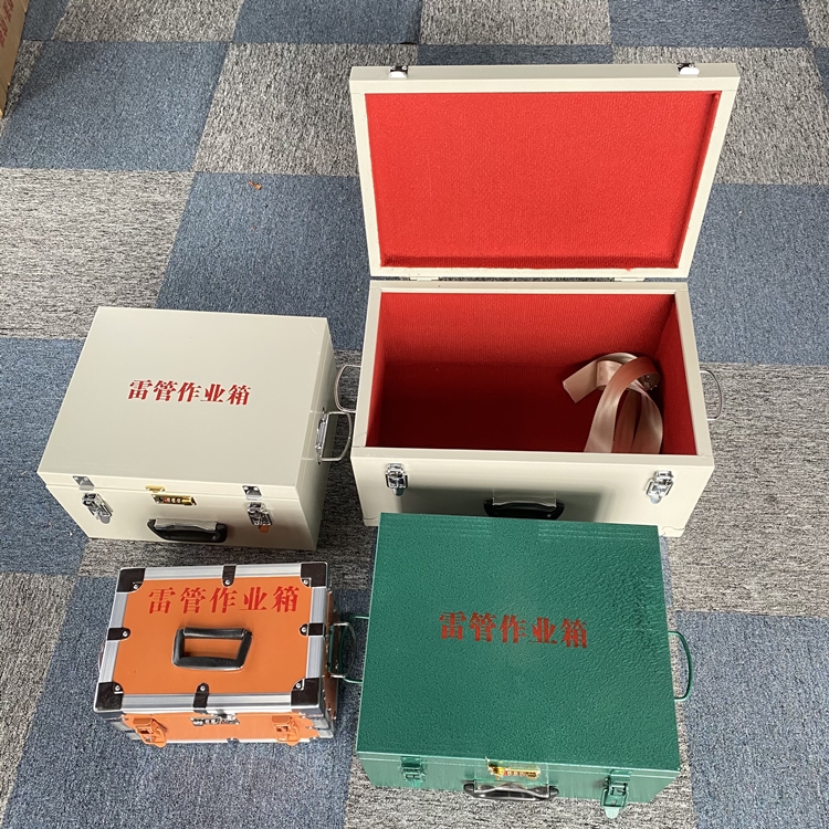 头屯河爆破工程作业箱如何选择？玻璃钢与传统材质的全面对比